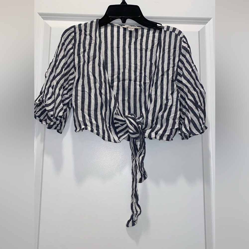 American Eagle Crop Top